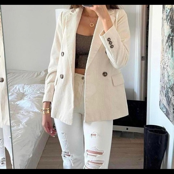 Jackets & Blazers - VINTAGE CREAM BLAZER 🤍